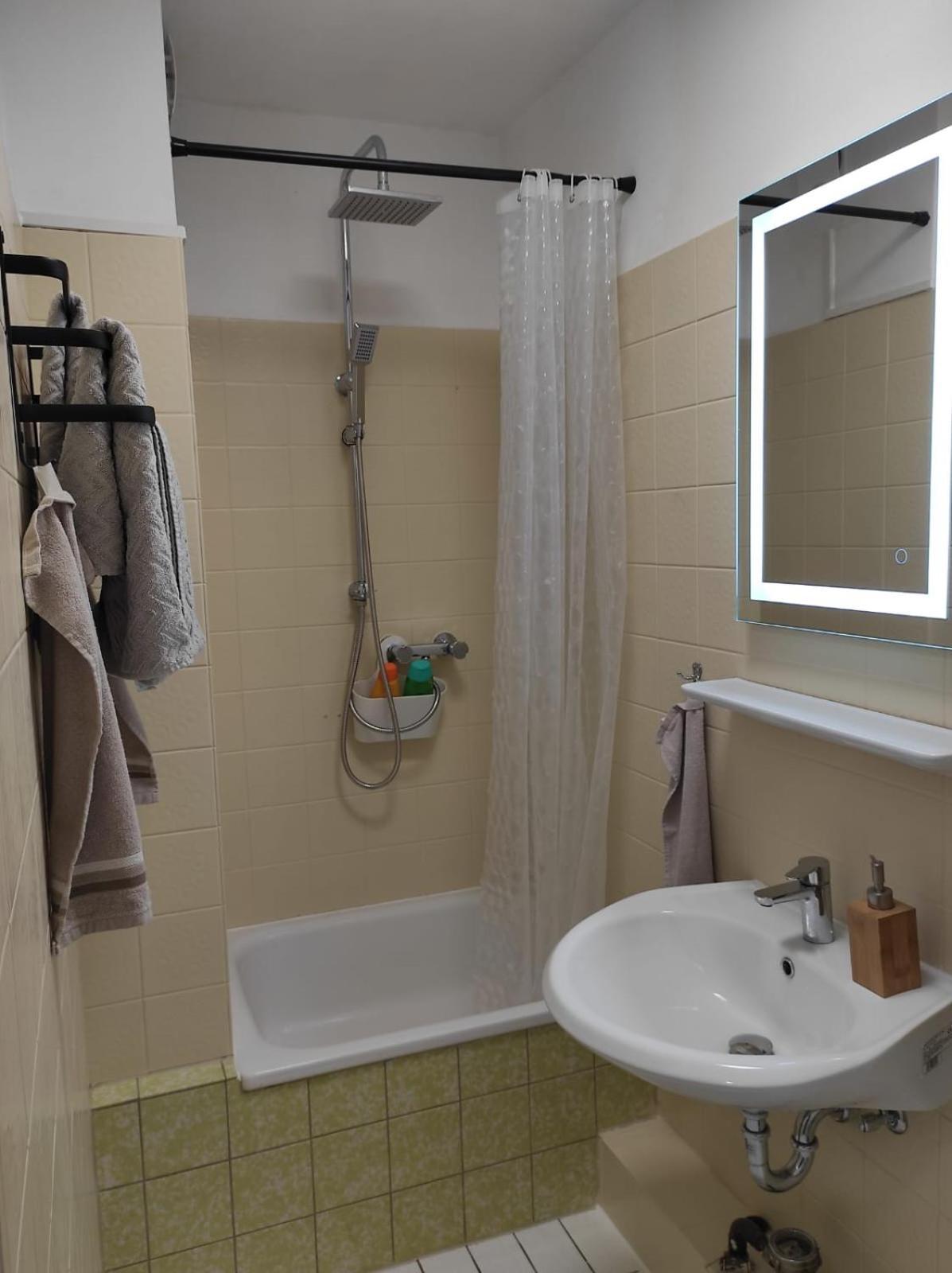 Ferienwohnung Im Zentrum Von Oberhausen Inklusive Wlan Buitenkant foto